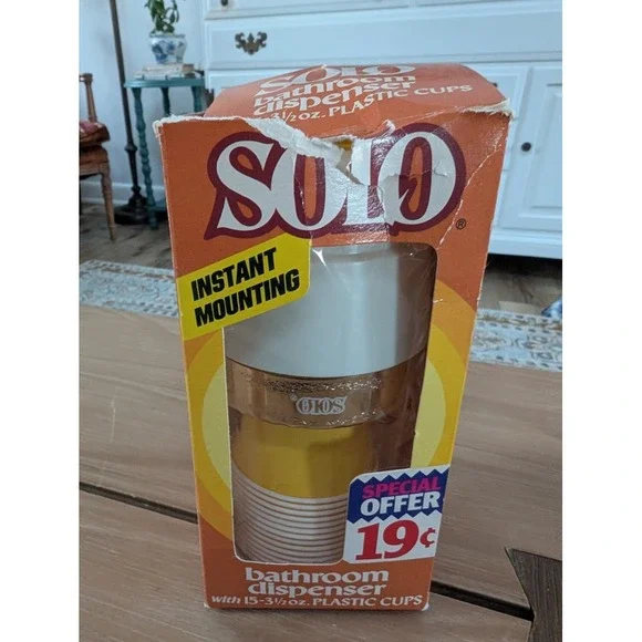 Vintage Solo Cup Dispenser For Bathroom Wall Mounted Retro Yellow New Old Stock - Picture 2 of 9